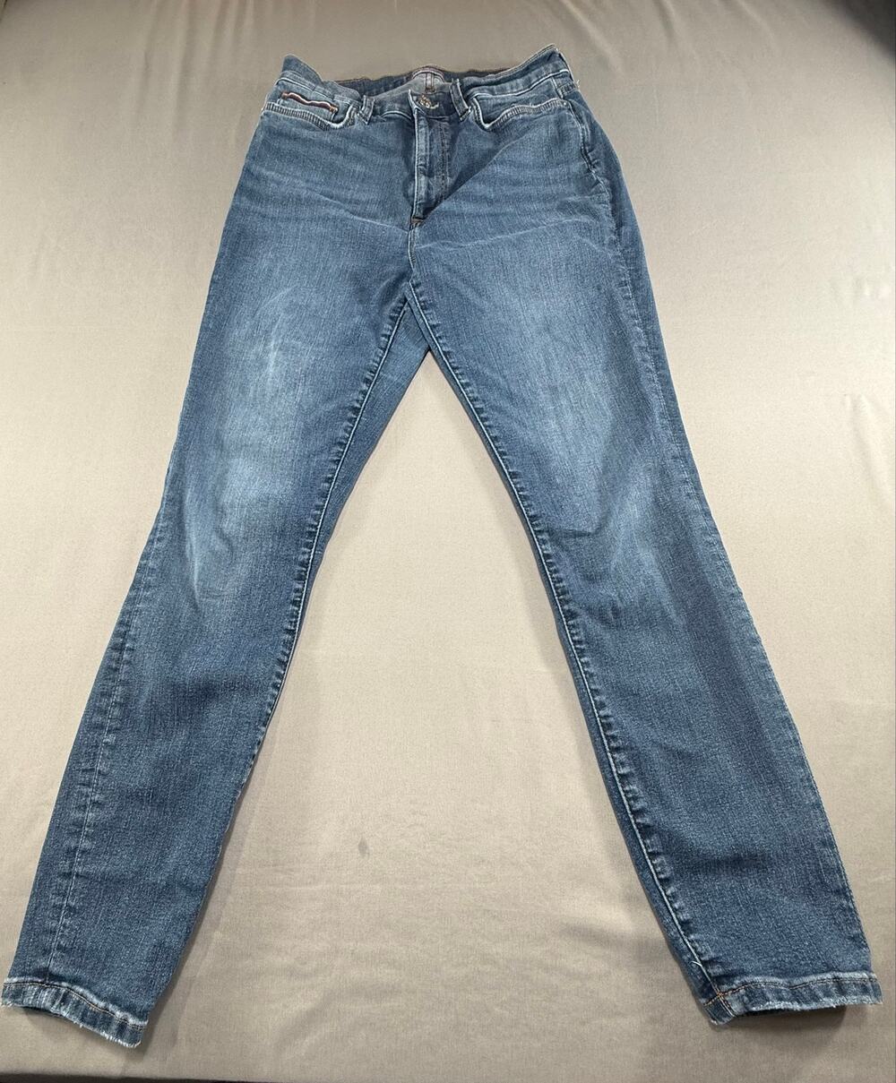 Tommy Hilfiger Women’s Size 8 Blue Straight Leg Stretch Jeans Medium Wash